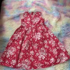 赤い花柄ノースリーブワンピース