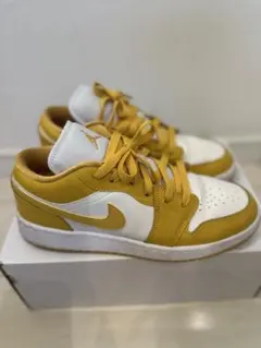 NIKE Air Jordan 1 Low イエロー ホワイトのサムネイル