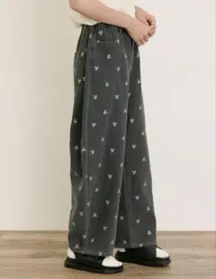 サマンサモスモス　刺繍デニム/ヒッコリーカーブパンツ