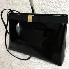 Salvatore Ferragamo パテントレザー ショルダーバッグのサムネイル