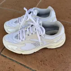 New Balance ホワイト スニーカー