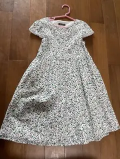 花柄 半袖ワンピース 140ベベ