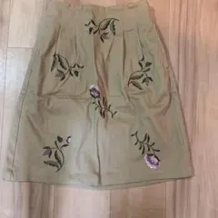 花柄刺繍 ベージュスカートのサムネイル