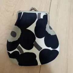 マリメッコ　がま口　ポーチ　黒