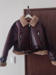 ザラ　ボア襟付きブラウンジャケット