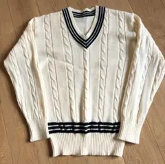 ケーブルニット Vネック　チルデンニット　ホワイト