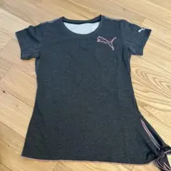 PUMA ダークグレー ショートスリーブ トップス　リボンTシャツ
