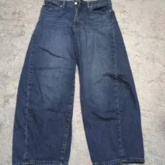 GU バレルレッグジーンズ