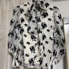 フーズフーチコ　ブラウスのサムネイル