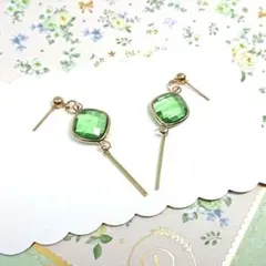 No.730☆ダイヤ（ライトグリーン） ピアス イヤリング マスクチャーム
