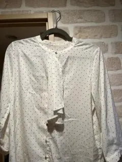 ホワイト ドット柄 長袖ブラウス フリル付き　M
