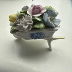 Royal Doulton 車輪付き花かごのサムネイル