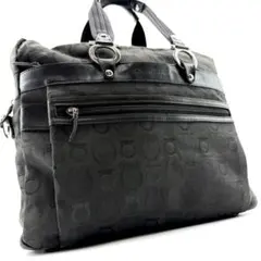 フェラガモ　黒　ガンチーニ　A4可　ビジネスバッグ　総柄　ロゴグラム　シルバー