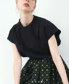 【エレンディーク】ショルダータックカットソー　フレンチスリーブ　黒　Tシャツのサムネイル