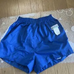 青いショートパンツ 体操服 レトロ