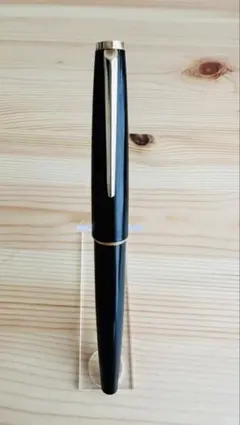 Montblanc 32 万年筆　EF-nib 1961-1966 黒 Montblanc 32 万年筆 EF-nib 1961-1966 黒 - メルカリ