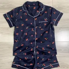gu 140 サテンパジャマ　ルームウェア　さくらんぼ　パジャマ