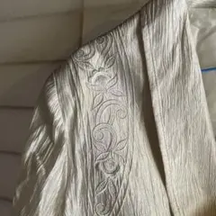 刺繍　花柄　テーラードジャケット　昭和レトロ　肩パッド　お呼ばれ　古着