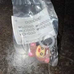 クレヨンしんちゃん　みんなでくまパジャマ　めじるしアクセサリー　ネネちゃん