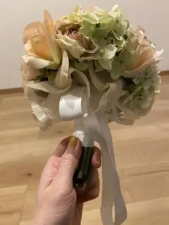 造花ラウンドブーケ ピンクと緑