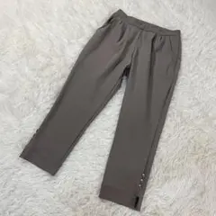 テーパードパンツ　カジュアルパンツ　L　7分丈　ブラウン　光沢感　2330