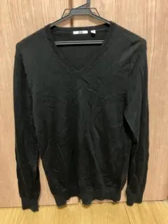 UNIQLO 黒 Vネックセーター M