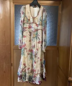 新品タグ付29000円★NINE シルクシフォンの花柄ロングワンピース　ベージュ