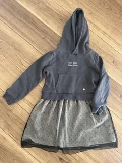 美品⭐︎ チュールワンピース　フード付き　120