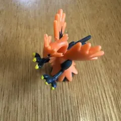 ポケモン　ポケモンゲットコレクションズ　ガラルサンダー　フィギュア