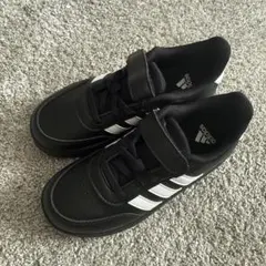 adidas ブラック ホワイト スニーカー