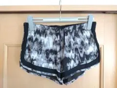 Ｈ＆M モノクロタイダイ柄　 水陸両用ショートパンツ　レディース・Ｓ〜Mサイズ