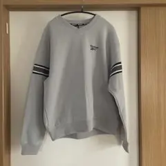 Reebok グレー Vネック トレーナー Lサイズ