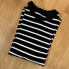 美品　UNIQLO 黒と白のストライプ 長袖Tシャツ M