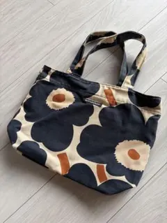 【廃盤品】マリメッコ　キャンバストートバッグ　ウニッコ