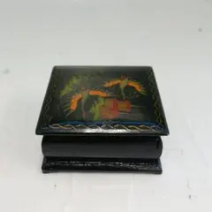 ロシア民芸品　漆塗り　小物入れ