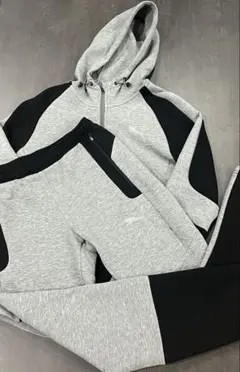 プーマ　ブラック フード付きパーカー　ジャージ　上下