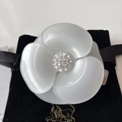 《美品》　アレクサンドルドゥパリ　カメリア　バレッタ ホワイト