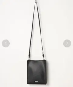 HARE コンパクトショルダーバッグ　レザーのサムネイル