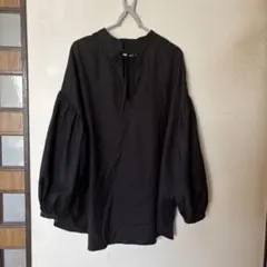 黒いバルーンスリーブチュニック