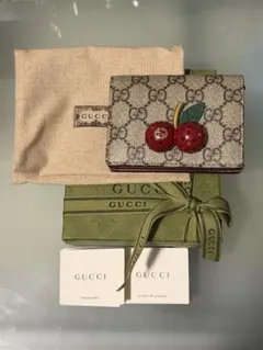 GUCCI 二つ折り財布 チェリー GGスプリームのサムネイル