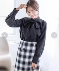 クロップド丈ボウタイブラウスのサムネイル