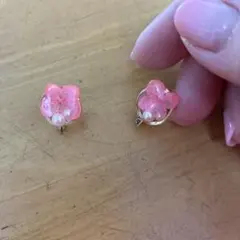 イヤリング　ピンクの花びらと大小パール中古品