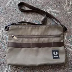 【最終値下げ】FRED PERRY ショルダーバッグ