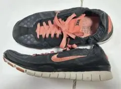 NIKE FREE TWIST/ブラック×ピンクスニーカー
