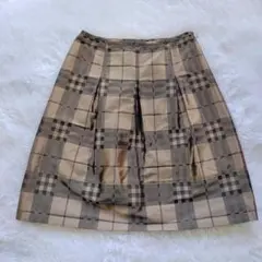 【美品】バーバリーロンドン ノバチェック 形状記憶 膝丈 スカート 光沢 M 茶