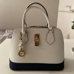 Samantha Thavasa ☆ハンドバッグ ホワイト/ネイビーチャーム付き