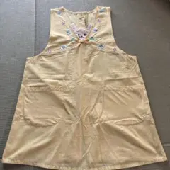 ウサギ刺繍付きイエローエプロン