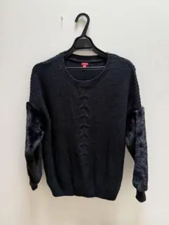 Guess ファー付ニット Mサイズ