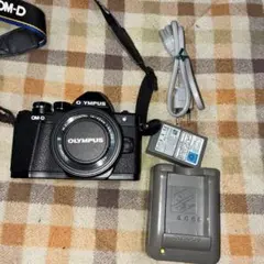 OLYMPUS OM-D E-M10 Mark II レンズ2本セット レンタル] オリンパス/OLYMPUS OM-D E-M10 Mark II ダブルズーム