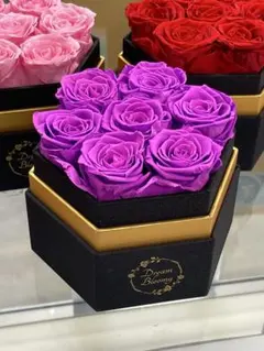 プリザーブドフラワー　パープルバラ 7輪 六角形ボックス入り